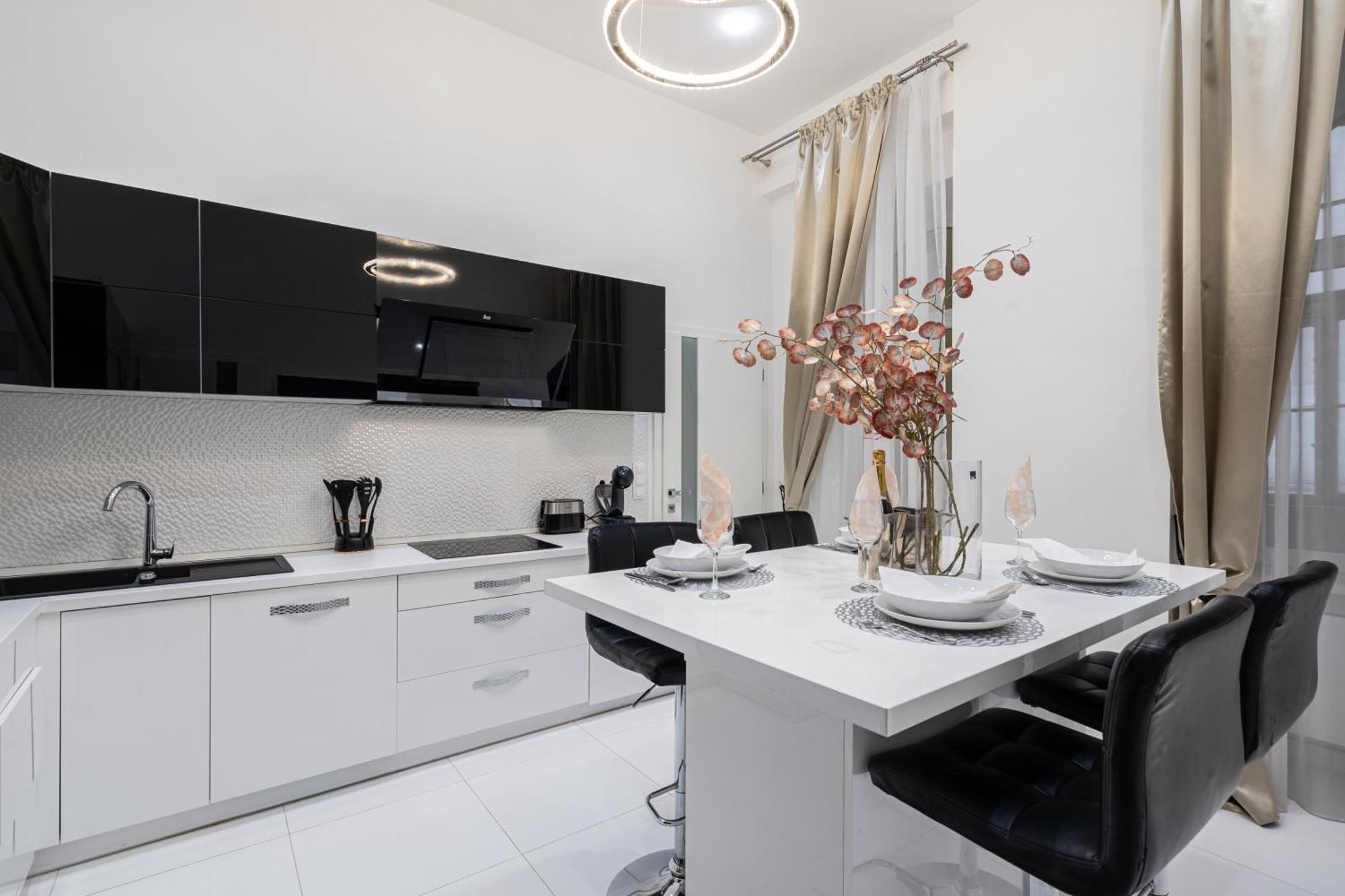 Opera Balkony Luxury Apartment With Free Parking Budapest Exterior foto